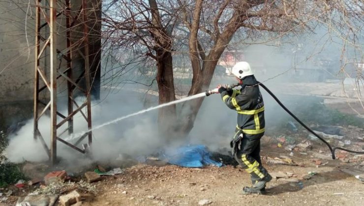 Antakya’da çöplük alanda yangın