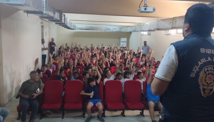 Arsuz ilçesinde öğrencilere siber güvenlik semineri