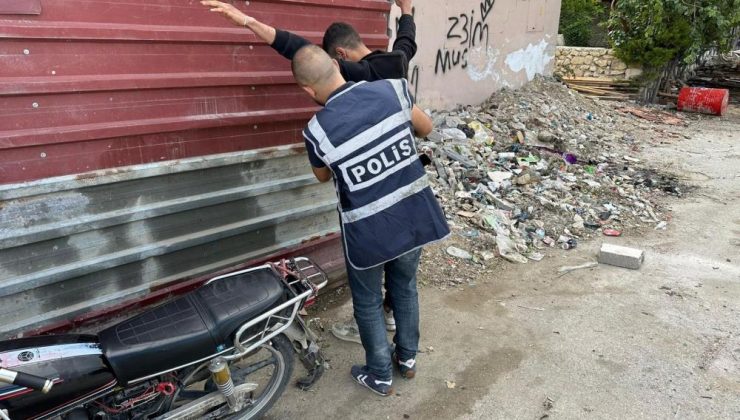 Hatay’da 7 bin 509 şahıs ve 3 bin 129 araç sorgusu yapıldı