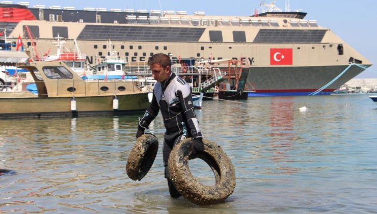 AKDENİZ’DEN BALIK YERİNE KAMP SANDALYESİ VE LASTİK ÇIKTI