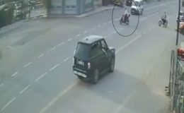 FECİ KAZA KAMERADA: METRELERCE HAVAYA UÇAN MOTOSİKLET SÜRÜCÜSÜ ÖLDÜ