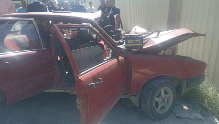 TOFAŞ’IN HURDAYA DÖNDÜĞÜ KAZA: 7 YARALI  
