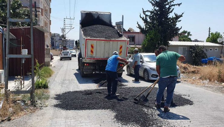 FEN İŞLERİ MÜDÜRLÜĞÜ EKİPLERİ YOL ÇALIŞMALARINI SÜRDÜRÜYOR