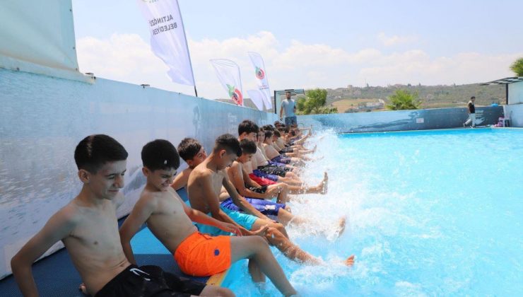 ALTINÖZÜLÜ GENÇLER “GELECEĞE KULAÇ ATIYOR”