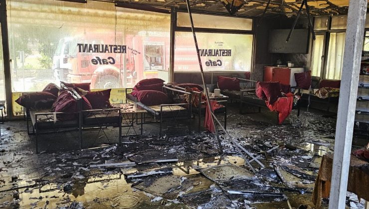 YANGIN, RESTORANI KULLANILMAZ HALE GETİRDİ  