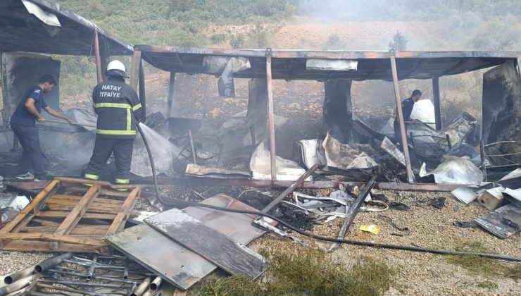 YANGIN ÇIKAN 2 KONTEYNER KULLANILMAZ HALE GELDİ   