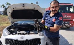 ARAÇ MOTORUNA SIKIŞAN KEDİYİ İTFAİYE KURTARDI  