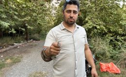 YILANLARA FISILDAYAN ADAM