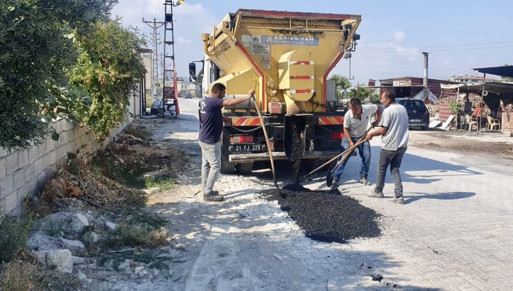 FEN İŞLERİ MÜDÜRLÜĞÜ EKİPLERİ YOL ÇALIŞMALARINI SÜRDÜRÜYOR