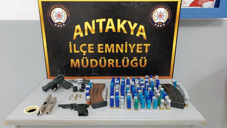 3 ŞAHIS SİLAHLARLA YAKALANDI