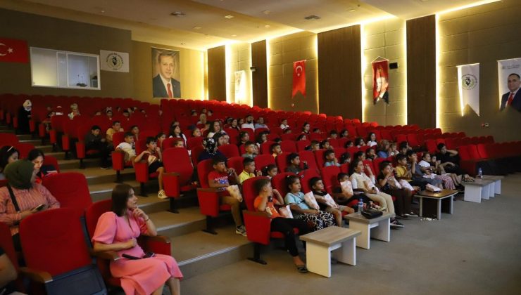 ALTINÖZÜ’NDE ÇOCUKLAR SİNEMA İZLEDİ