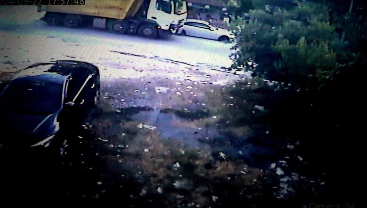 FRENİ PATLAYAN HAFRİYAT KAMYONUNUN ARAÇLARI BİÇTİĞİ ANLAR KAMERADA  