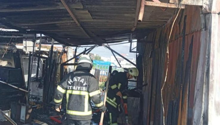 HATAY’DA BİREYSEL KONTEYNER YANGINDA KÜLE DÖNDÜ