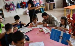 YILMAZ’DAN MİNİK ÖĞRENCİLERE TRAFİK EĞİTİMİ ZİYARET