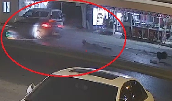 MOTOSİKLETLİNİN METRELERCE UÇTUĞU ANLAR KAMERADA