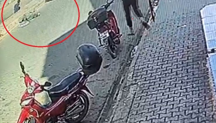 MOTOSİKLETİN ÇARPTIĞI YAŞLI ADAMIN SAVRULDUĞU ANLAR KAMERADA