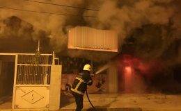 REYHANLI’DA İŞ YERİ ALEVLERE TESLİM OLDU  