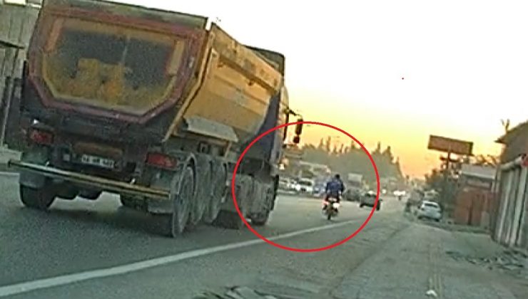 KAMYONU SAĞDAN SOLLUYAN MOTORCU CANINI HİÇE SAYDI