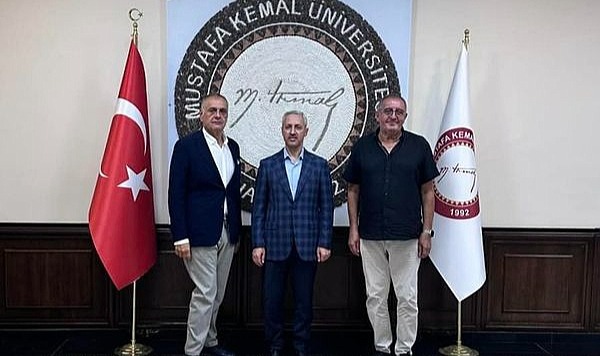 ÇİNÇİN VE KOBAN’DAN REKTÖR EREN’E ZİYARET