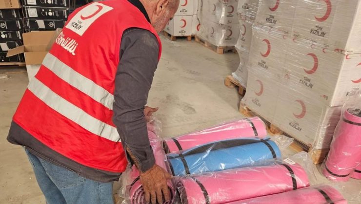 KIZILAY’DAN KADINLARA SPOR MALZEMESİ DESTEĞİ