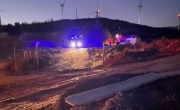 ELEKTRİK DİREĞİNDE AKIMA KAPILAN ŞAHIS YANARAK ÖLDÜ  