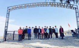 ÖĞRENCİLER DEPREM ŞEHİDİ ÖĞRETMENLERİN MEZARLARINI ZİYARET ETTİ