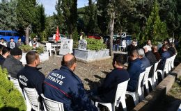 HATAY’DA GÖREV ŞEHİDİ İTFAİYE ERİ MEZARI BAŞINDA ANILDI
