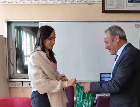 YUMUŞAK: ÖĞRETMENLERİMİZİN EMRİNDEYİZ