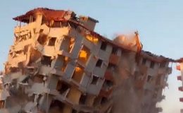 8 KATLI BİNANIN YIKIM ANI KAMERADA  