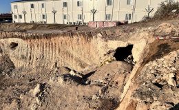 HATAY’DA İNŞAAT ÇALIŞMALARI SIRASINDA KAYA MEZAR ODALARI BULUNDU
