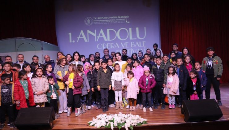 DEPREMZEDE ÇOCUKLARIN YÜZÜ ÇOCUK OYUNU ETKİNLİĞİYLE GÜLDÜ  