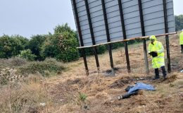 ŞARAMPOLE DEVRİLEN MOTOSİKLETİN SÜRÜCÜSÜ HAYATINI KAYBETTİ