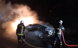 OTOMOBİL YANGININI İTFAİYE SÖNDÜRDÜ  