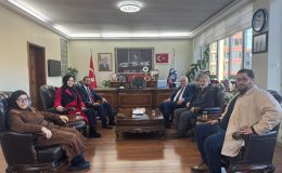 BAŞKAN YALÇIN, MİSAFİRLERİNİ MAKAMINDA AĞIRLADI