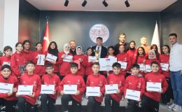 ŞAMPİYONLARDAN İL MÜDÜRÜ TÜYSÜZ’E ZİYARET
