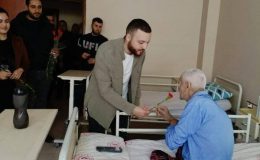 AK PARTİ GENÇLİK KOLLARINDAN HUZUREVİ ZİYARETİ
