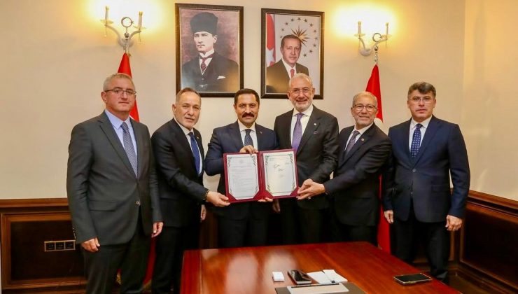 HAYIRSEVERLERİN EĞİTİME DESTEĞİ SÜRÜYOR