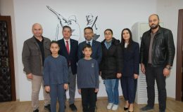 BAŞKAN AMAÇ EĞİTİM CAMİASINI AĞIRLADI