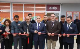 DEV MARKET ZİNCİRİ ALTINÖZÜ’NE ŞUBE AÇTI