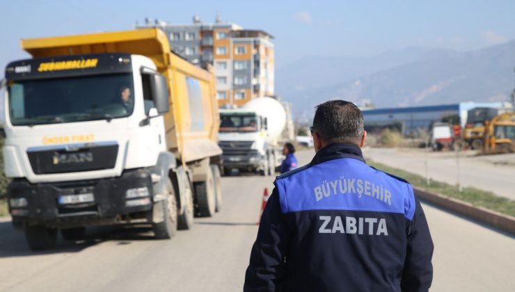 ZABITA TOPLU ULAŞIM VE İŞ MAKİNELERİNİ DRONLA TAKİP EDİYOR