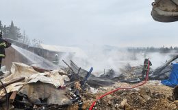 DEPO OLARAK KULLANILAN KONTEYNERLER ALEVLERE TESLİM OLDU   