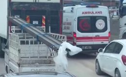 TRAFİKTE İLERLEMEKTE GÜÇLÜK ÇEKEN AMBULANSIN ZOR ANLARI   