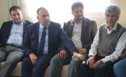 BAŞKAN SARI’DAN DEPREMZEDE AİLEYE ZİYARET