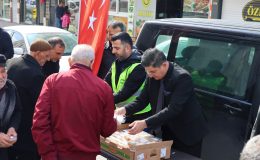BAŞKAN AMAÇ DEPREM ŞEHİTLERİ İÇİN HELVA DAĞITTI