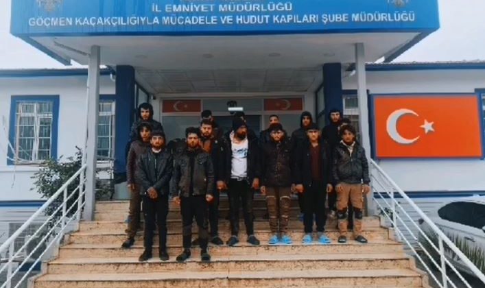 HATAY KARAYOLU ÜZERİNDE 16 DÜZENSİZ GÖÇMEN YAKALANDI