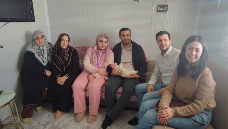 HATAY’DA AİLE VE GENÇLİK FONUYLA EVLENEN ÇİFTİN BEBEĞİ DÜNYAYA GELDİ 