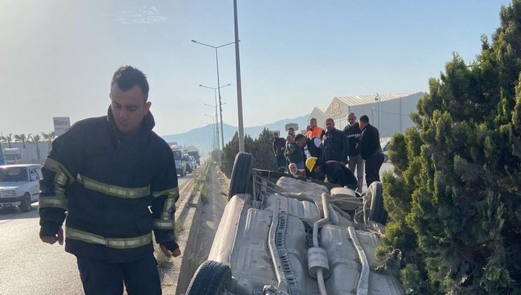 ANTAKYA’DA OTOMOBİL TERS DÖNDÜ: 2 YARALI   