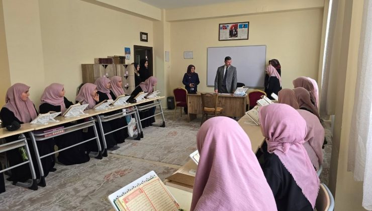 MÜFTÜ TOPÇU’DAN HAFIZLIK ÖĞRENCİLERİNE ZİYARET