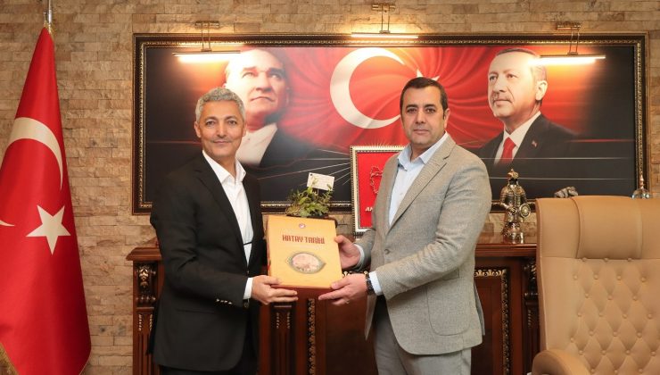 BAŞKAN YUMUŞAK REYHANLI’NIN İNŞASINI GÖRÜŞTÜ