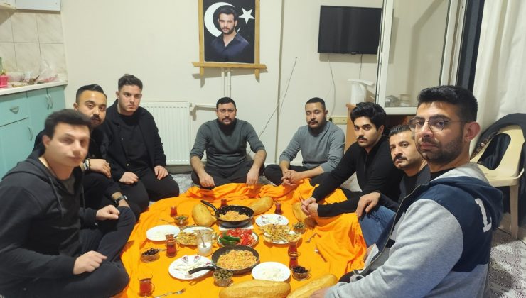 BAŞKAN DÖNER, ÜLKÜCÜ GENÇLİKLE SAHURDA BULUŞTU